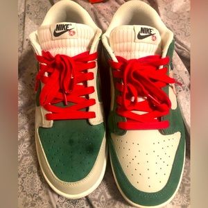 Nike Dunk low SE All Petals Fir Green women’s size 12